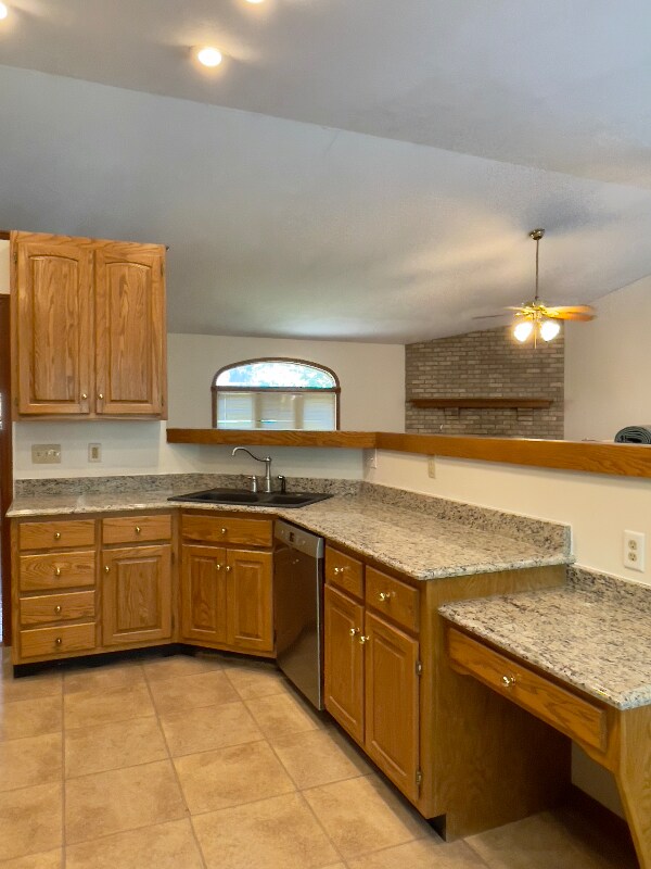 Photo - 305 Thames River Rd