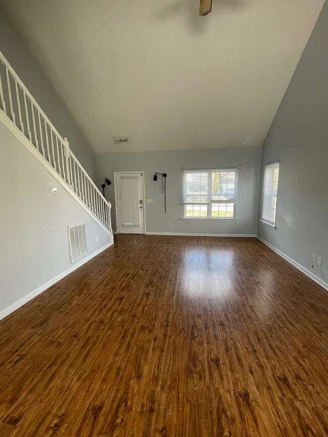 Photo - 4233 Sandstone Dr