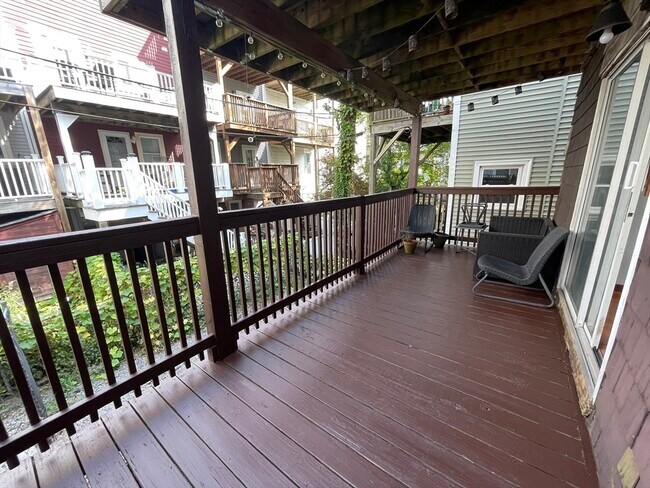 Photo - 474 E 7th St Unit #1