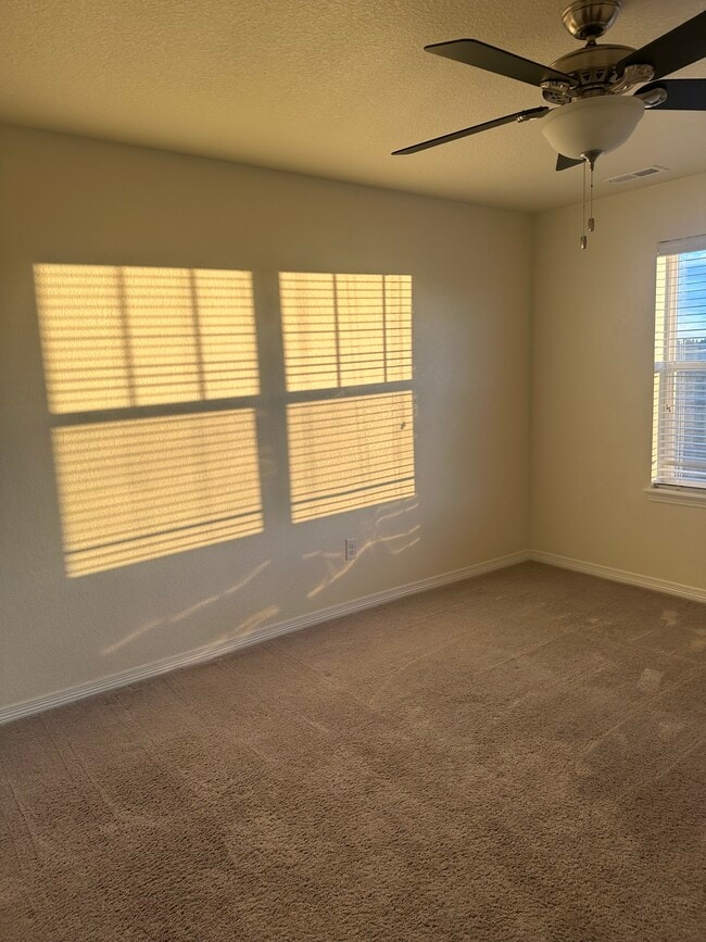 Photo - 27335 E Alder Dr