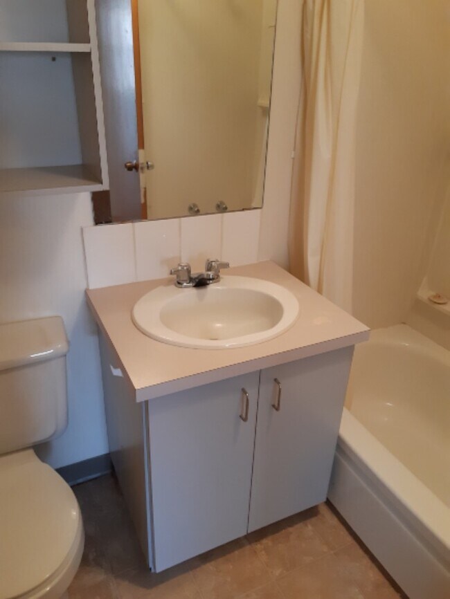 Photo - 0 Bed 0 Bath Unit in Red Deer, AB Unit 303