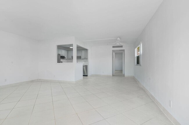 Photo - 287 Seville Terrace