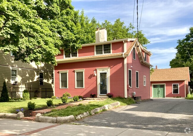 Building Photo - 171 Walcott St Rental