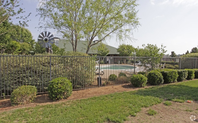 Photo - Shenandoah Townhomes & Apartments