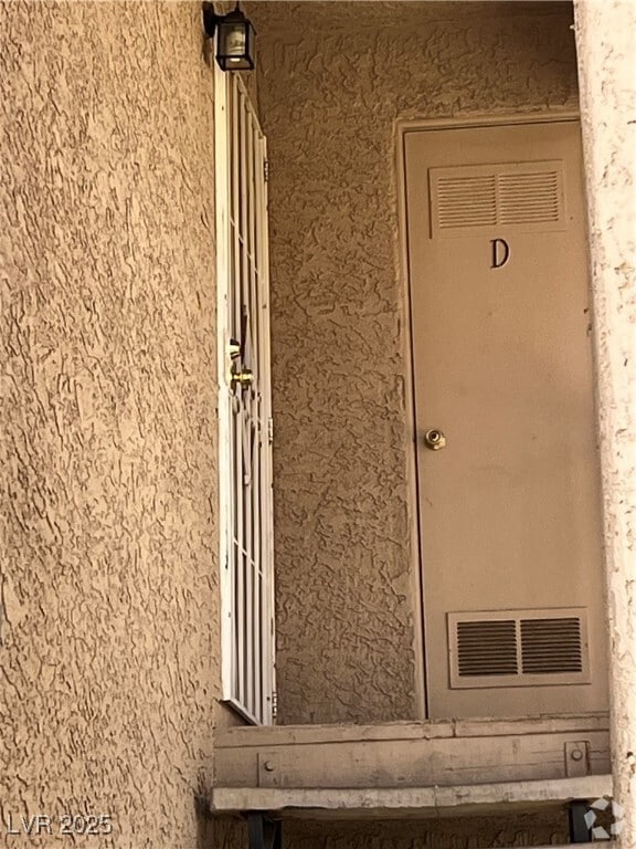 Building Photo - 5576 W Rochelle Ave. Unit 11D Rental
