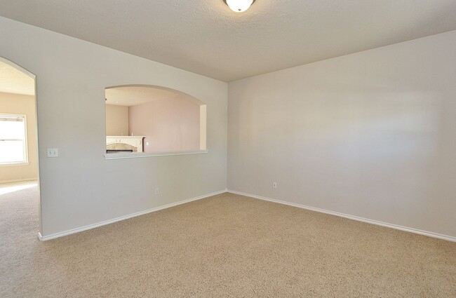 Photo - 667 W Crescent St