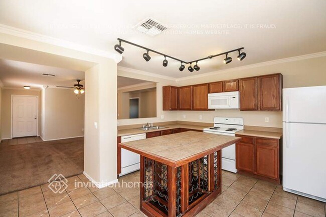 Photo - 1813 N 94th Ave