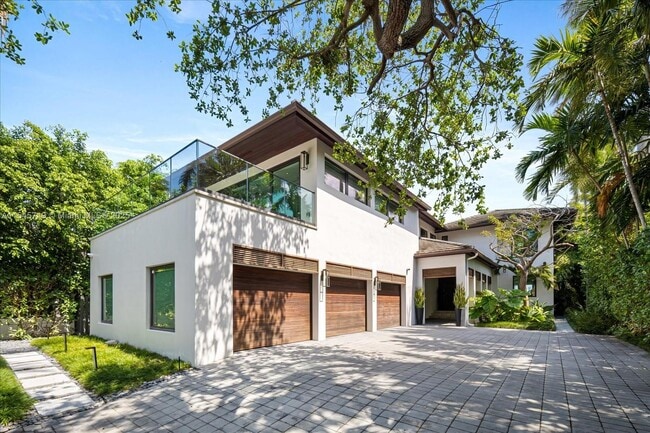 Photo - 401 E Rivo Alto Dr