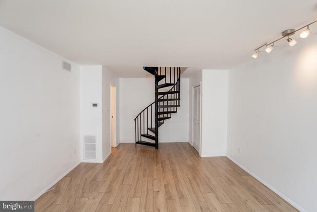 Photo - 413 Brandywine Ct