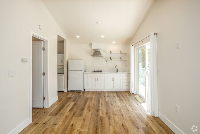 Building Photo - 1 Bedroom in Oceanside! Rental