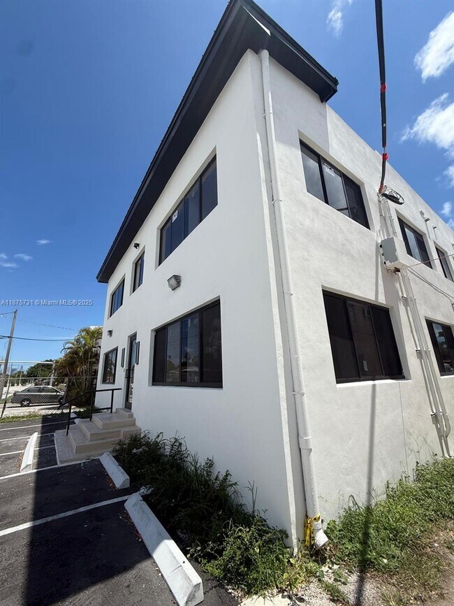 Photo - 2436 SW 7th St Unit 1