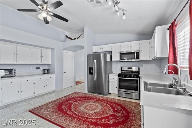 Photo - 2419 Country Orchard St