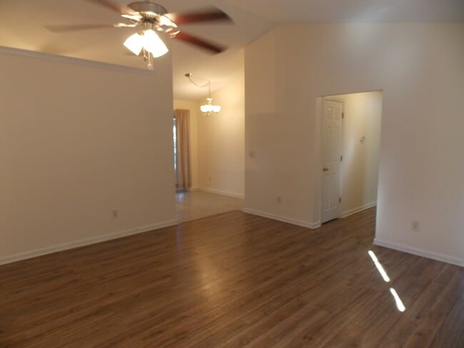 Photo - 716 Lilly Naz Ln