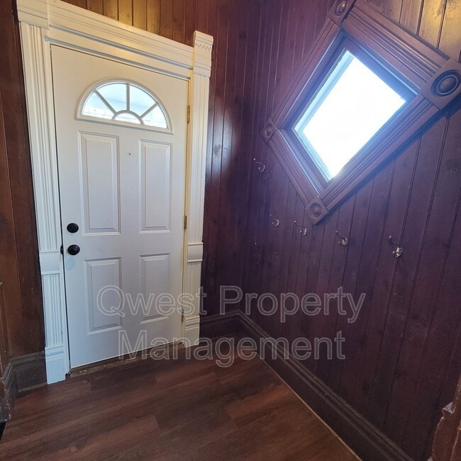 Photo - 324 National Ave NW