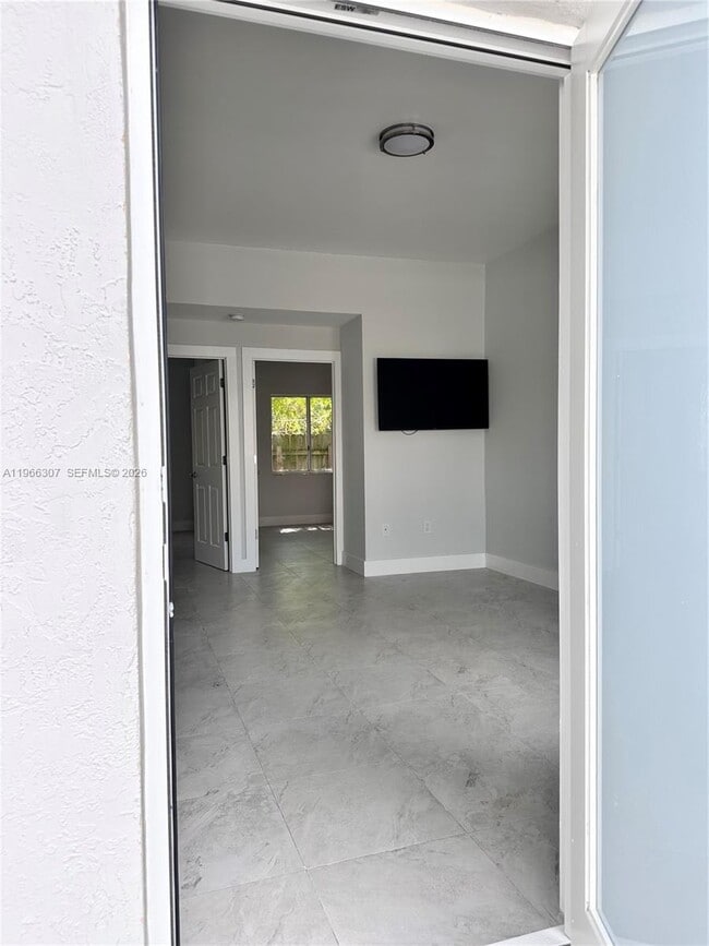 Photo - 842 SW 14th Ave Unit 2