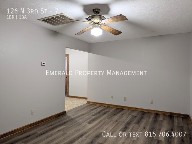 Photo - 126 N 3rd St Unidad 7