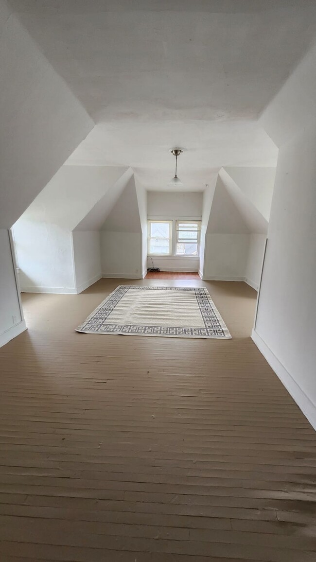 Building Photo - 726 N Downing St Rental