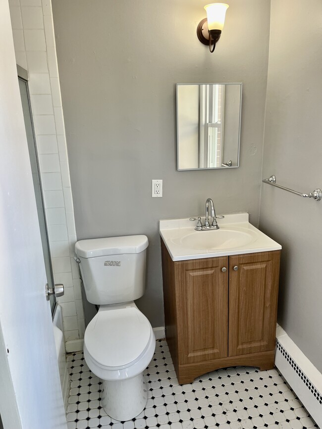 Photo - 4 Nesbit Ave Unit B3