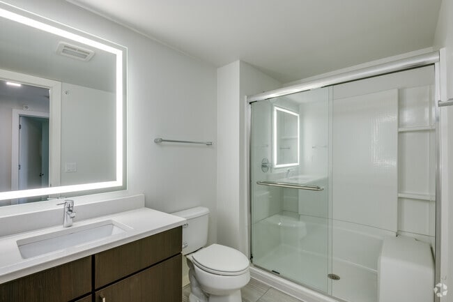 1C -1B1B- 550 SQ FT - Vantage on the Park