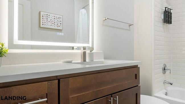 Photo - 2420 Peachtree Rd NW Unidad 1130