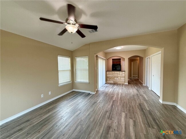 Photo - 101 Salas Dr
