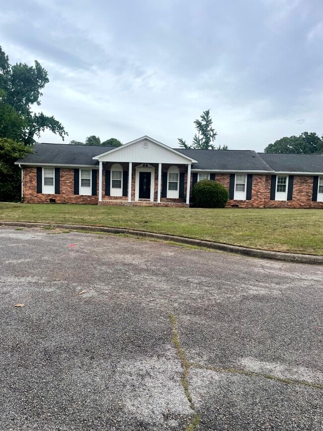 Photo - Charming Ranch Home National Hills and close to Hospitals and Colleges
