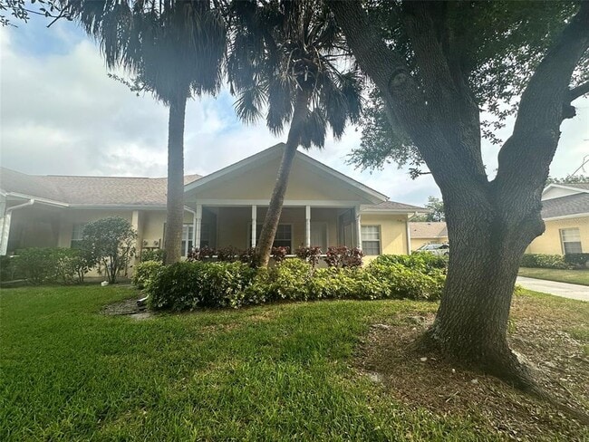 1641 Red Oak Ln