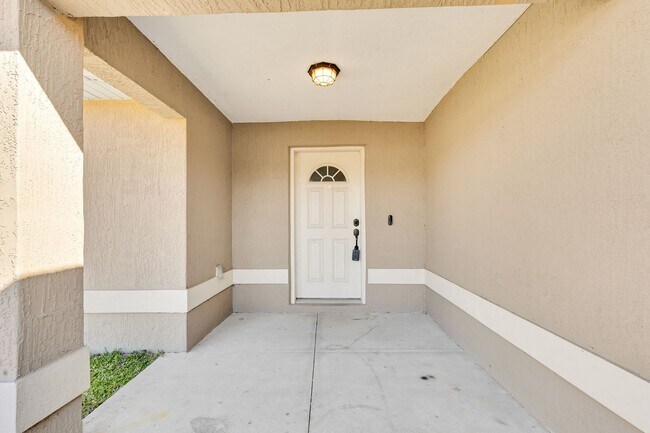 Photo - Large 4 Bedroom Rental!