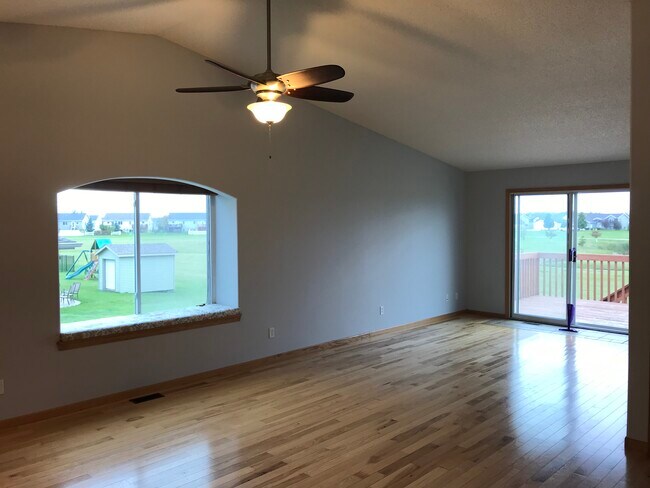 Photo - 1002 Parkway Dr