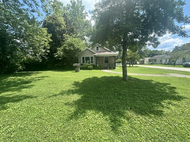 Photo - 203 Pardue Ln House