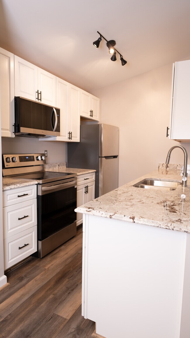 Kitchen - 7641 Montgomery Rd Condo Unit 7