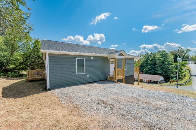 Photo - 1020 Pansy St