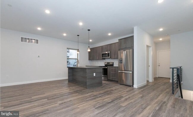 Building Photo - 1265-71 N Newkirk St Unit B Rental