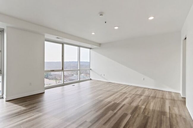 Photo - $1,950 | 1 Bedroom, 2 Bathroom Condo | Pet Friendly* | Available for Immediate move-in!