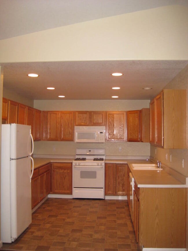 Photo - 3 Bedroom 2 Bath Duplex at the end of a Cul-De-Sac