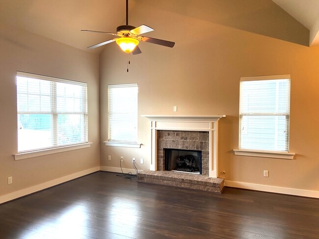 Photo - 1036 Crawford Ct