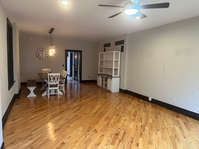 Photo - Wonderful 3bedroom 2 Bath Townhome In South City