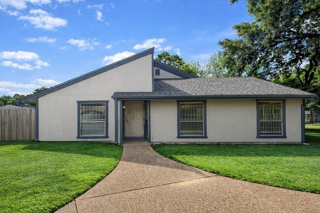 Building Photo - 5817 W Tidwell Rd