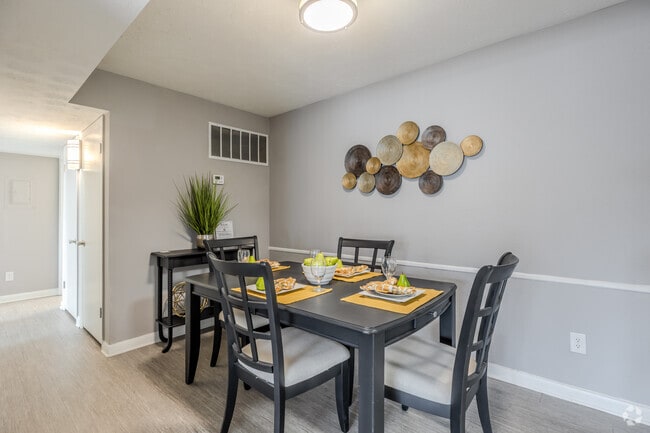 2BR, 1BA - 1,150SF - Dining Room - The Flats @ 1885 Apartments