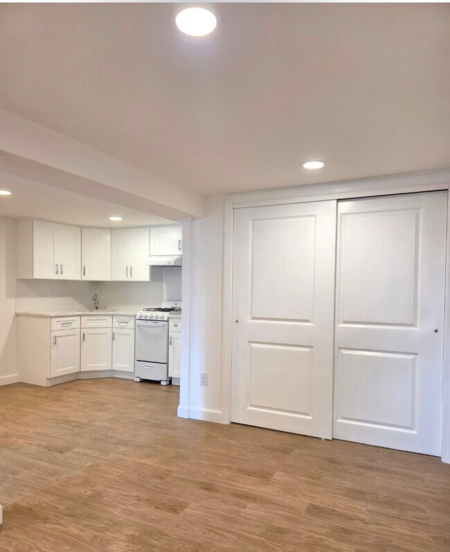 114 Woodbridge Ave