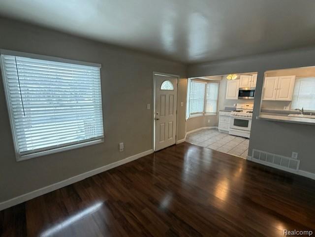 Photo - 1421 E 14 Mile Rd