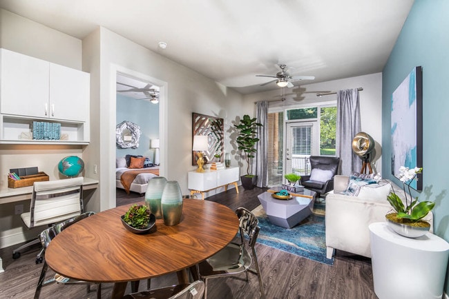2 bedroom living space with dining area