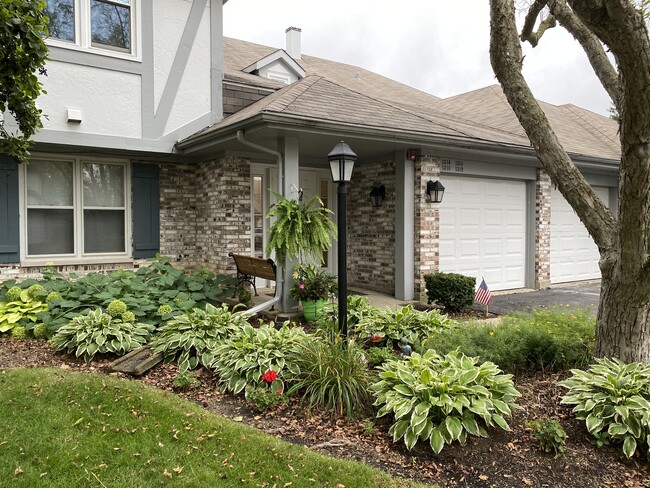 Building Photo - 1312 Coventry Cir Unit 1312