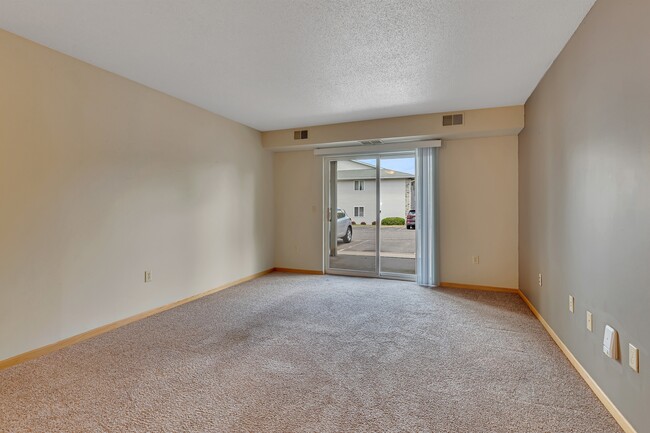 Photo - Monticello Village