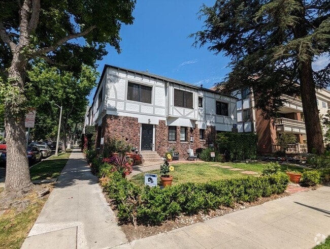 Building Photo - 9205 Alden Dr Rental