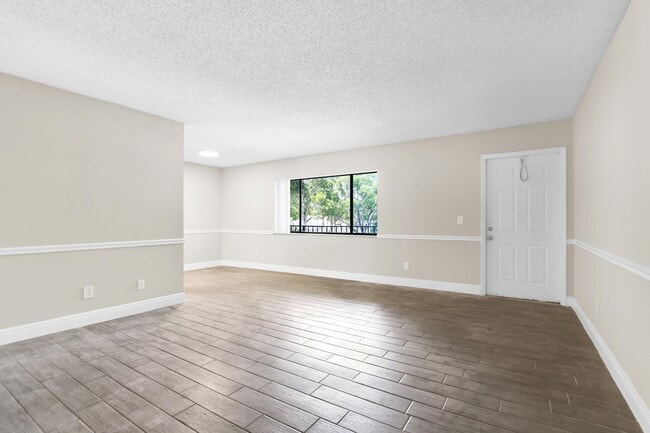 Building Photo - 414 Meadows Cir