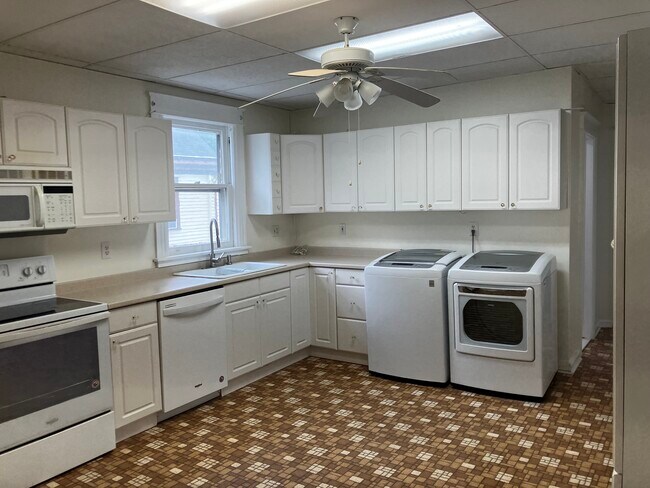 Photo - 13 Grubb St Unit second floor