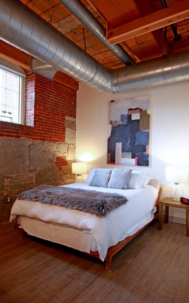 Photo - 165 Thorndike Street