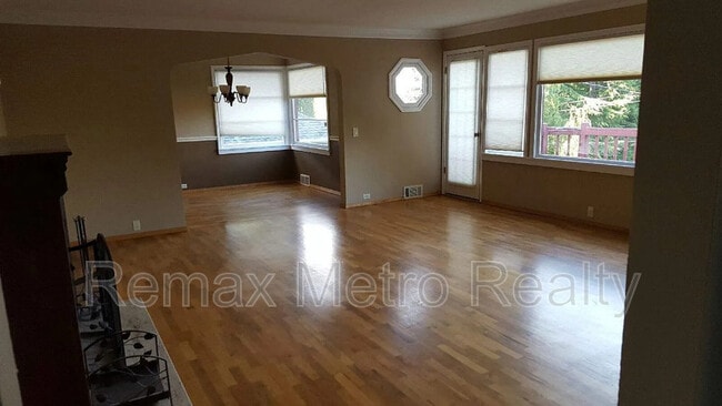 Photo - 9005 45th Ave NE