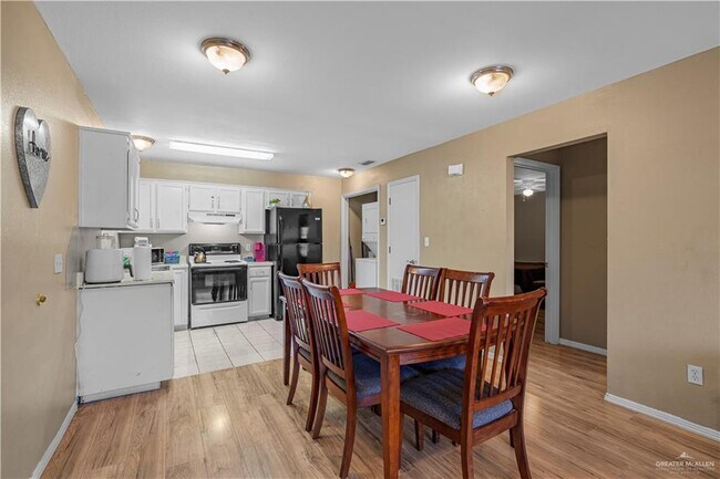16 Oasis Dr